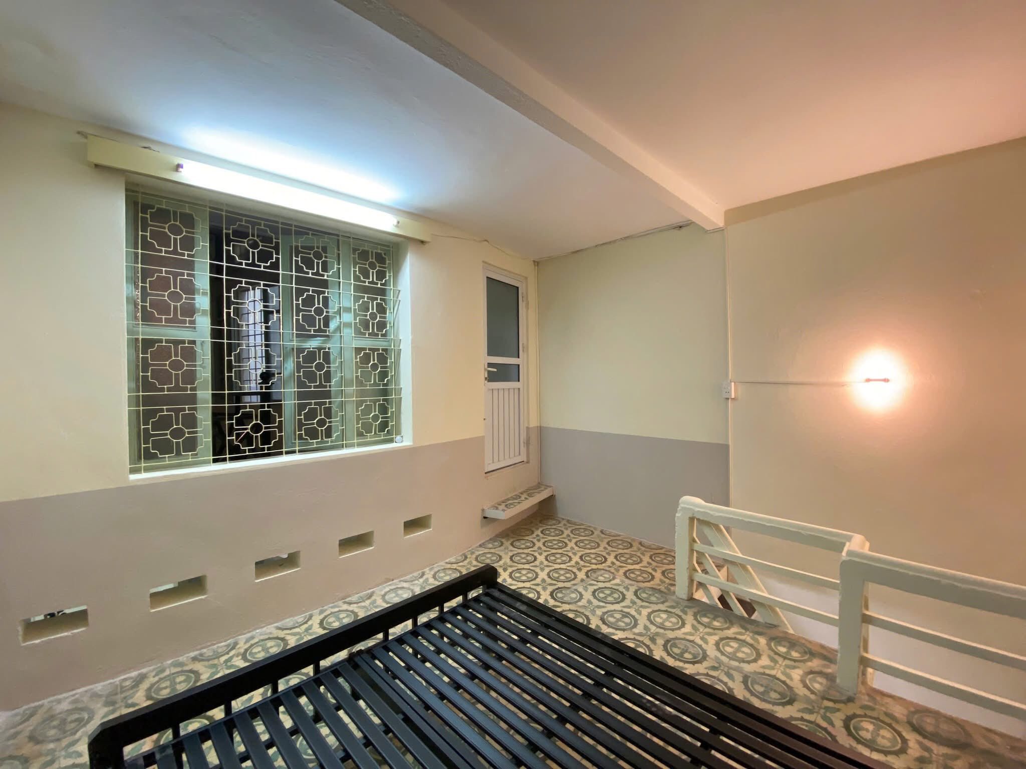 Cho thuê nhà Khâm Thiên, 120m2 x 2.5 tầng, 6 ngủ, 2 vệ sinh, 10 Triệu - Ảnh 4